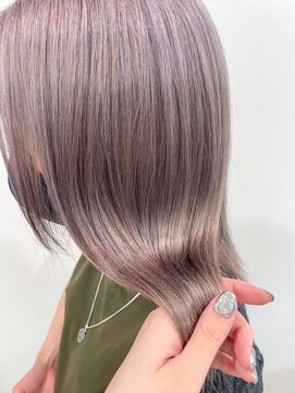 ヒビヲ(HIBIO) ダブルカラーピンクカラーケアブリーチミニボブインナーカラー