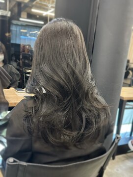 アリュウル 表参道(ALLURE) ダークグレージュ　レイヤーカット 赤み消し暗髪カラー KAKO