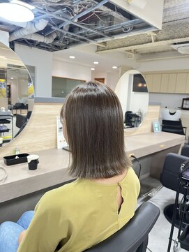 ユーリ(juli) くすみベージュ