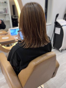 アドラーブル けやき通り店(adorable) 大人可愛い【切りっぱなしミディアム】ハイライトカラー30代40代