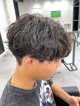 ノイセル 心斎橋(Noisyle) guest snap　刈り上げセンターパート×波巻きパーマ