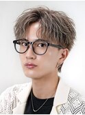 グレージュシースルーショートセンターパート