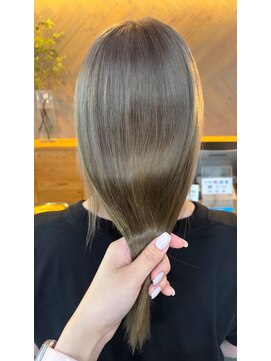 クルムバイルチア(Kulm by Luccica) ((kulm by luccica YUNA))ブリーチあり透明感ベージュ!!