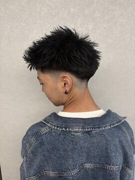 コードバイケンジ 戸塚(CODE by KENJE) 【男らしさ全開！束感ショート × フェードカット】