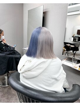 エミーバイモアムー(Emmie byMoremuu) 【青木淳】ホワイトシルバー×ネイビー