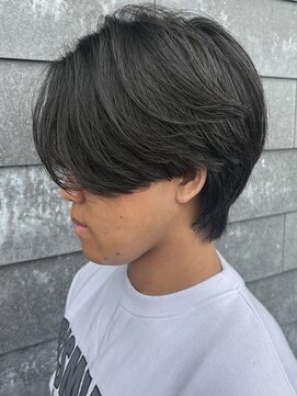 ヒュイル バイ ニアウ(Hwyl by Niau) メンズマッシュセンターパートスパイラルパーマニュアンスパーマ