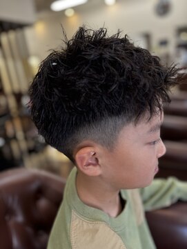 キッズ　カットパーマ