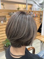 コンフィープラス(comfy plus) コントラストカラーで大人ダークアッシュにハイトーングレージュ