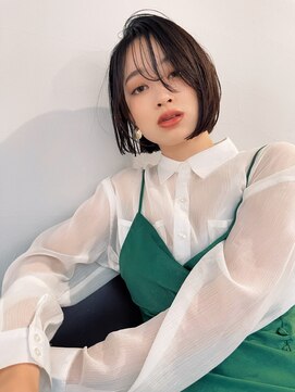 キー(kii) 切りっぱなしボブ