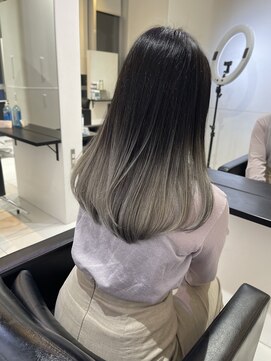 アライブ ハラジュク(ALIVE harajuku) ホワイトシルバーグラデーションカラー　ryota