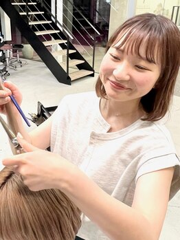 シャンプー ラバーズ(SHAMPOO LOVERS)の写真/「サロンは苦手、緊張する…」という方にも。言い出せなかったお悩みやなりたい憧れも気軽にお話ください。