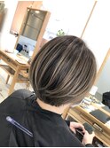 ショートボブ×バレイヤージュ