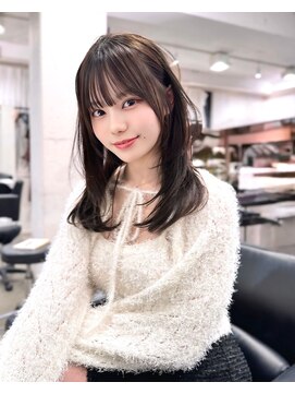 カシュカシュ 表参道(cache cache) 薄め前髪顔まわりレイヤーシースルーぱっつん前髪おくれ毛