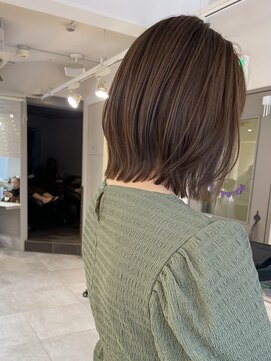 キャンバス バイ ネオリーブ 横浜西口(Canvas by neo.) ボブレイヤー カーキベージュ 【miku】