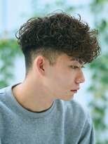 エルマーク 神戸三宮(L-MARK) スペインカールスパイラルパーマツイストパーマフェード短髪