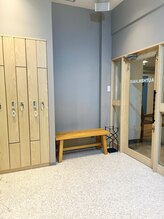 お荷物は鍵付きのロッカーにお入れください♪