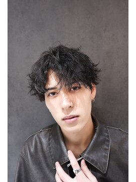 ニコ トウキョウ ロジック(nico TOKYO Logic) センターパートツイストスパイラルパーマ