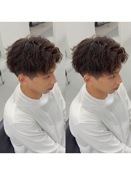 ブライト(BRIGHT) センターパートツイストスパイラルパーマ