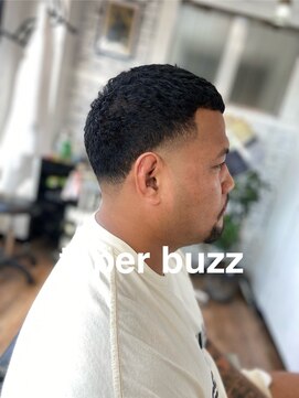 ドッグス 柏(Dawgs) フェザーパーマ サーフカール 刈り上げセンターパート