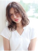 透明感ベージュくびれヘア大人可愛いうざバングエアリーミディ