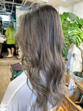 ロア インターナショナル 新宿店(LoA International) 【LoA】ホワイトベージュミルクティーベージュバレイヤージュ