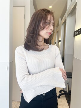 リノ(RLINO) 【名古屋/栄】レイヤーカット/ブリーチ/オリーブベージュ