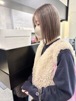 ケンジ 横浜(KENJE) 切りっぱなしボブ/ローライト/ミルクティーグレージュ