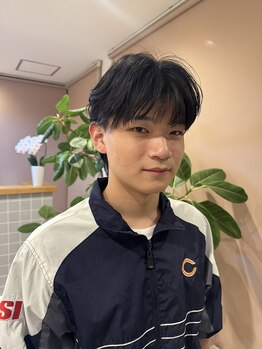 フィガロレーブ(FIGARO×REVE)の写真/【駐車場完備】ON/OFFキマる好印象ヘアに！頭皮ケアや眉カット付メニューで清潔感UP◎＃メンズ＃眉カット