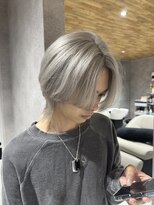 アリュメ 三重鈴鹿店(allum)&nbsp;2～3ブリーチでつくるホワイトシルバー 鈴鹿白子