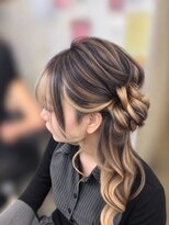 エル 中洲店(elle)&nbsp;ふわふわサイドお団子ポニー