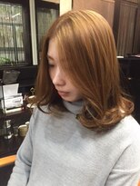 アクシス モア クオリティー フロム ノア(axis More quality from NOAH) センターパートー×ハイトーンベージュのセミディーカラー