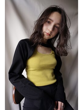 ナンバー アンフィール 渋谷(N° anfeel) ラフウェーブ　ひし型ロブ　ラベンダーグレー