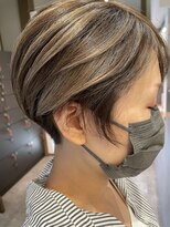 リコ ヘアアンドリラクゼーション 一宮店(LICO HAIR&RELAXATION) ハイライトカラーの2ブロックショート
