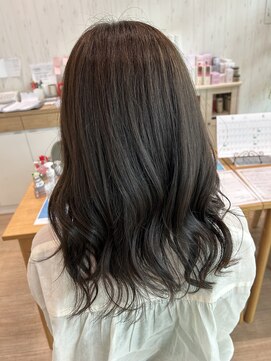 ラ レーヌ バイ ハセ(La reine by HASE) オリーブ系イルミナカラー