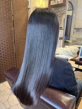 アクトヘアー(a.c.t hair)の写真/有名店出身の実力派Stylistが集結の人気店☆柔らかく自然な艶と質感で今までの縮毛矯正のイメージを覆す＊
