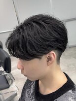 オーバル ジングウマエ(OVARL jingumae)&nbsp;フェザーパーマセンターパートニュアンスパーマ