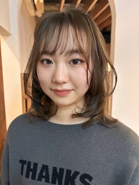 ミディアム ブリーチなしダブルカラー オリーブベージュ 20代