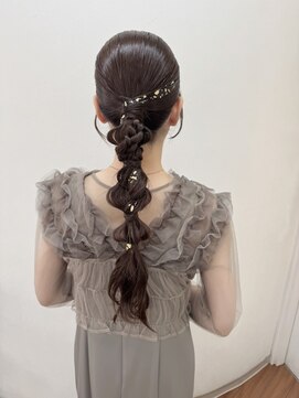 アカネ(Akane) お呼ばれヘアセット　編み下ろしヘアアレンジ　10代 20代