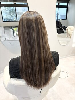 リヴナ(Livna)の写真/20代・30代から圧倒的支持◎ハイライト・ブリーチを活かしたデザインカラー×レイヤーカットで垢抜け◎