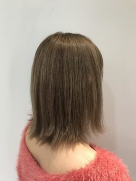 コム(com by neolive) ハイトーンカラーで透明感 ☆