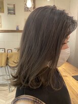 エル(EL by green)&nbsp;[ＡＫＩＫＯ]アッシュベージュ×外ハネミディアム