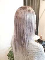 エンカウントバイマハロ 千葉(encount by mahalo)&nbsp;ホワイトシルバーメルティーカラー[ハイライト/ブリーチ/千葉駅]