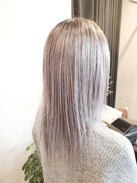 エンカウントバイマハロ 千葉(encount by mahalo) ホワイトシルバーメルティーカラー[ハイライト/ブリーチ/千葉駅]