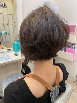 アッシュ 上尾春日店(Ash) 前下がりボブ