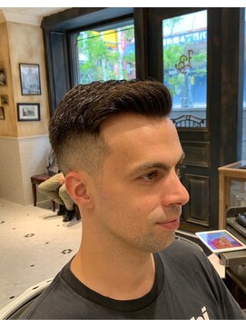 ルドローブラントオオサカ(LUDLOW BLUNT Osaka) 【LUDLOW BLUNT】フェードカット アップバング