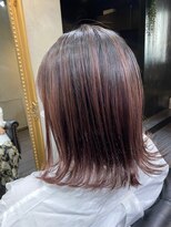 ヘアーシグネチャー(Hair Signature) ピンクベージュのボブ　ハイライト/バレイヤージュ