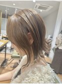 ベージュエアリーボブ