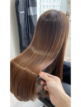 エミュスト(Emuest) 髪質改善トリートメント　髪質改善ストレート　髪質改善心斎橋