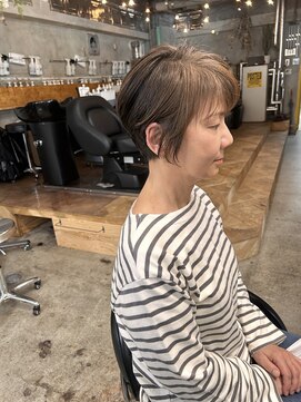 ウィークエンド(WEEKEND) すっきりショート白髪ぼかし