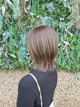 ノーブルヘアー(NOBLE HAIR) ミディアムレイヤー